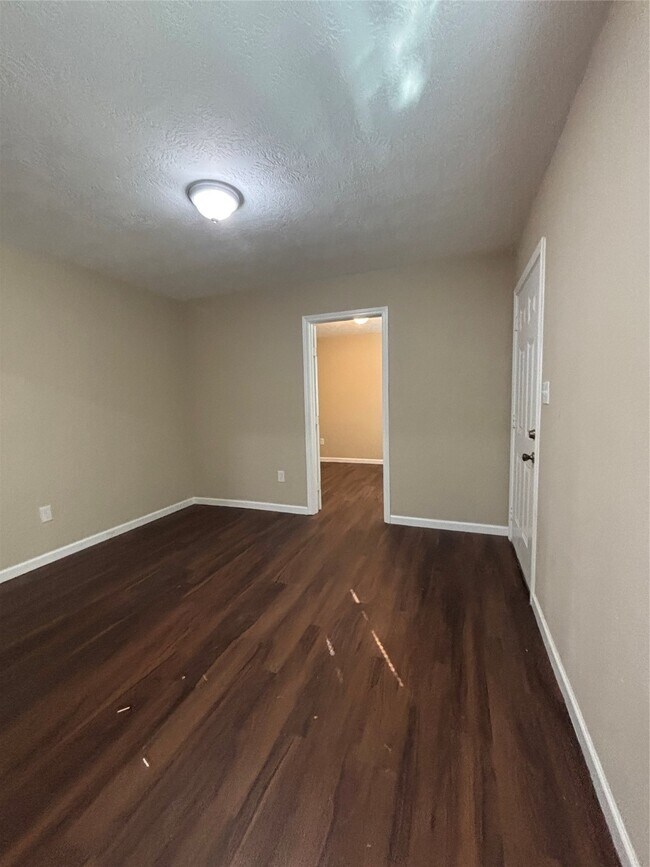 Primary Photo - 17109 River Rd