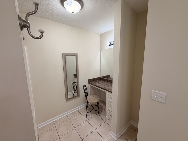 Building Photo - 259 Canterberry Pl