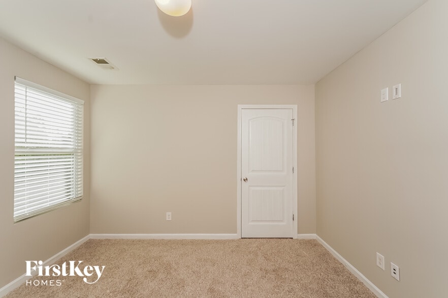 Building Photo - 4668 Deer Foot Path