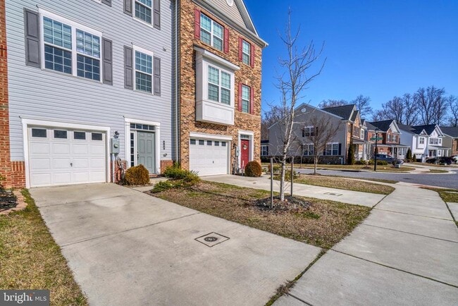 Building Photo - 985 Morgan Run Rd