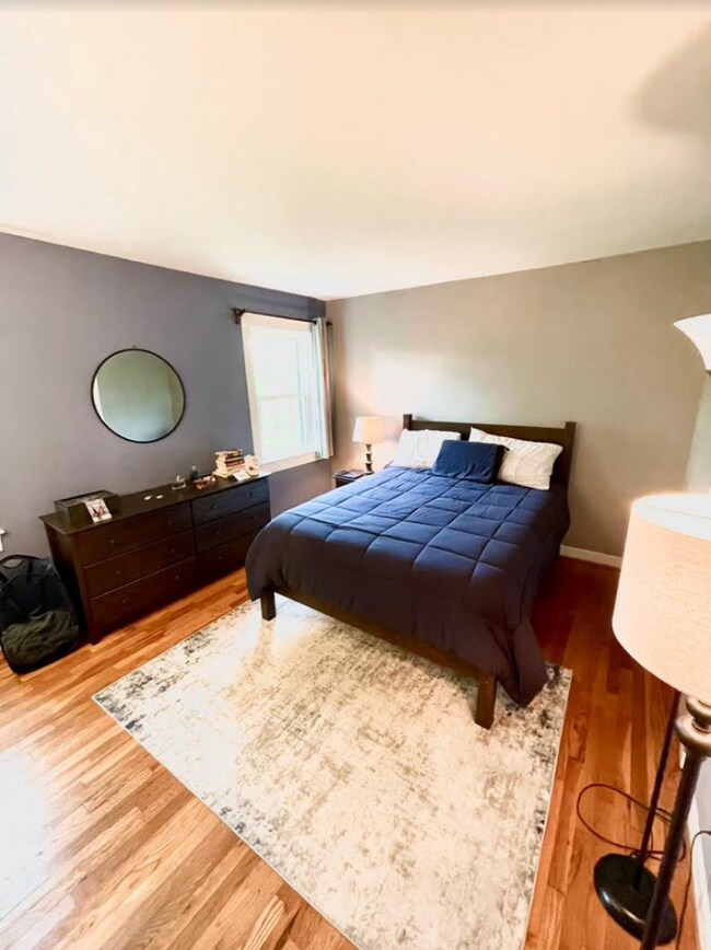 Building Photo - 1500 S Barton St