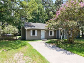 Building Photo - Welcome to Cedar Creek!