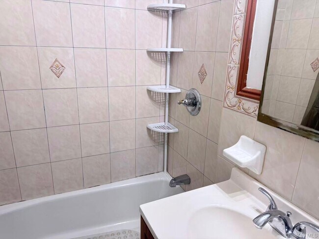 Building Photo - 41-07 Bowne St