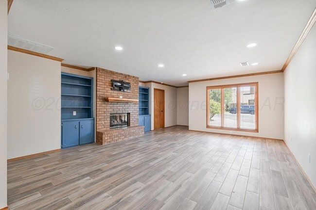 Building Photo - 3456 Gladstone Ln