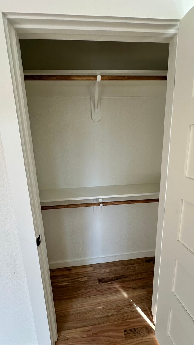 Building Photo - 112 Rousseau St