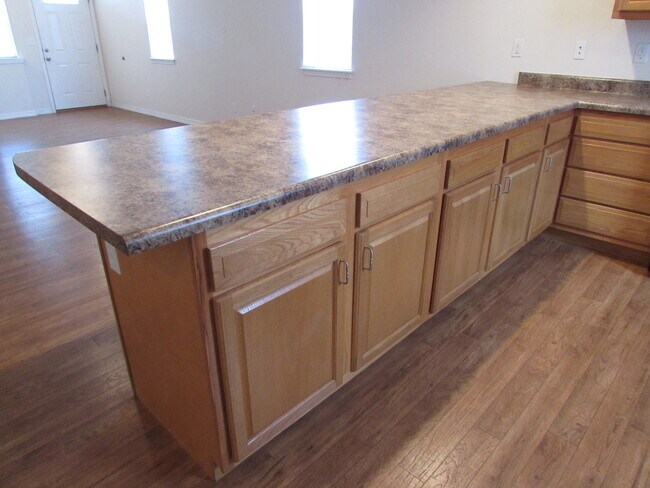 Building Photo - 6185-MF1-E1