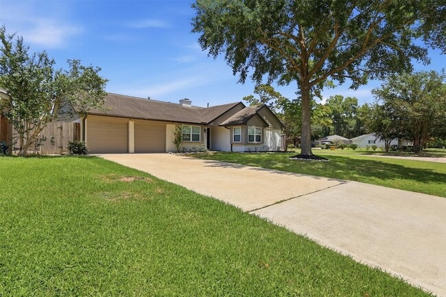 Building Photo - 14002 Myrtlea Dr