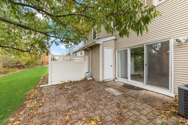 Building Photo - 39 Goodwin Dr