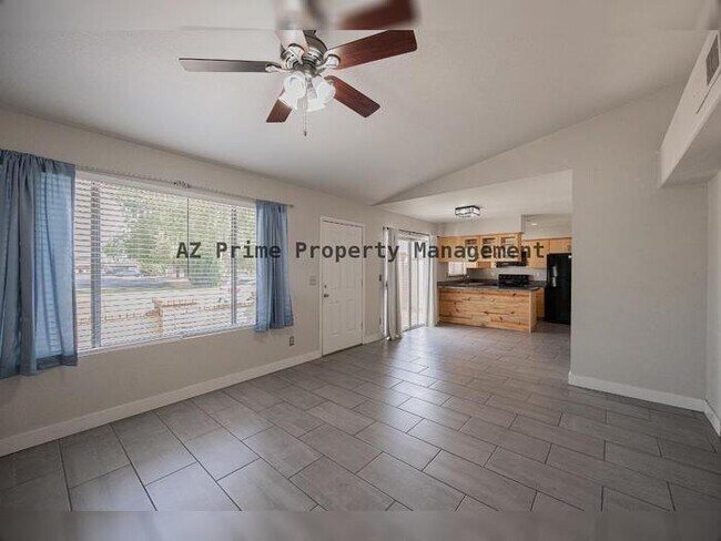Building Photo - 1025 W Laguna Dr