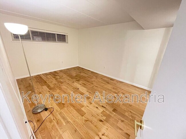 Building Photo - 116 Roberts Ln