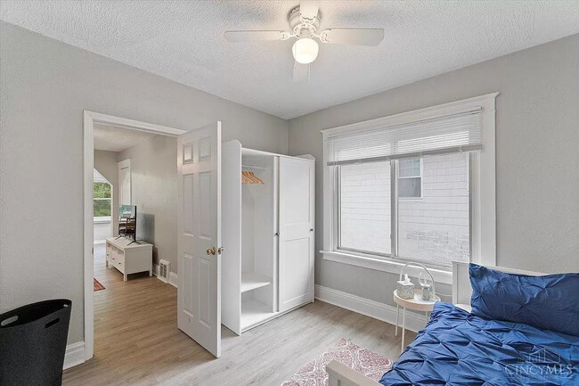 Bedroom 3 - 2014 Highland Ave