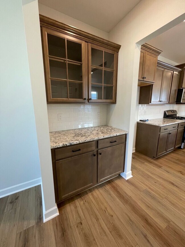 Building Photo - Gorgeous newer 3BD/2.5BA home w/ 2 car garage in Clayton!