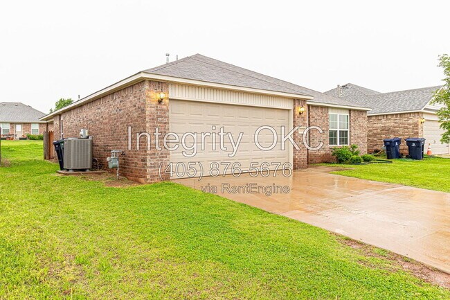Building Photo - 13233 Bridgewater Dr