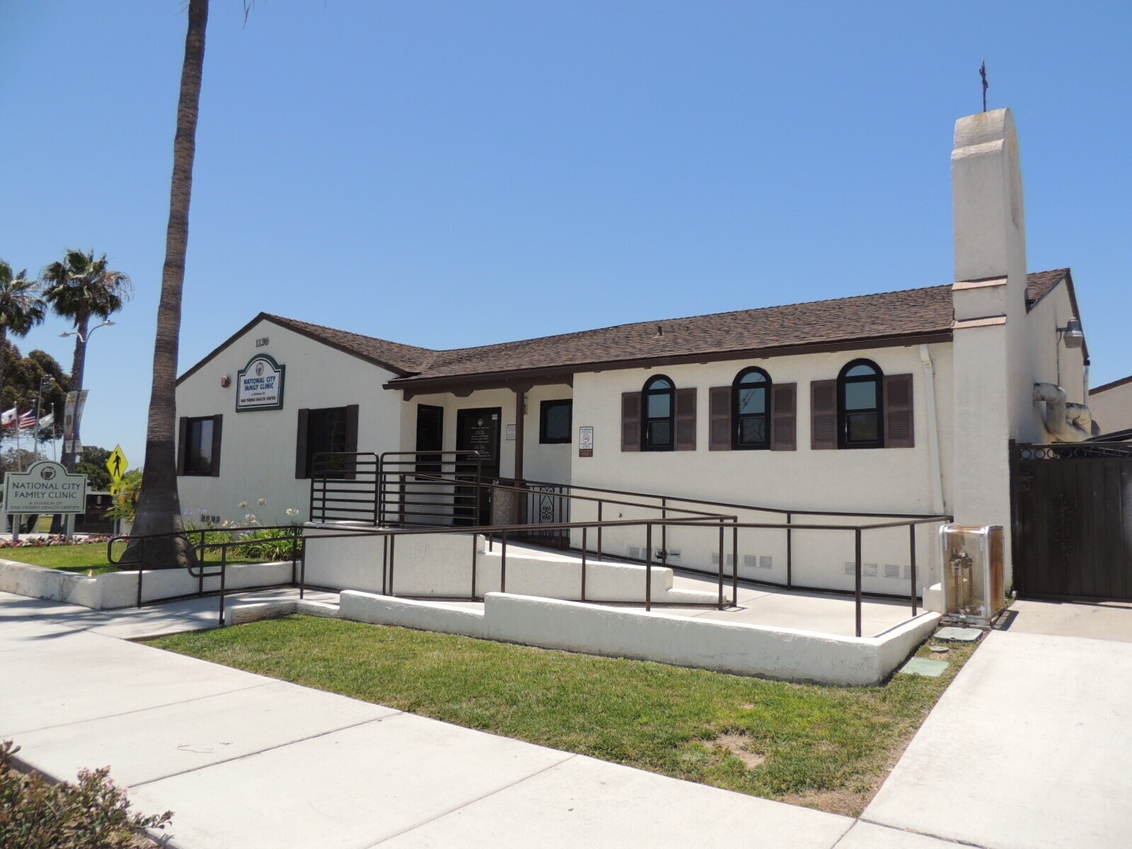 Building Photo - 1127 D Ave