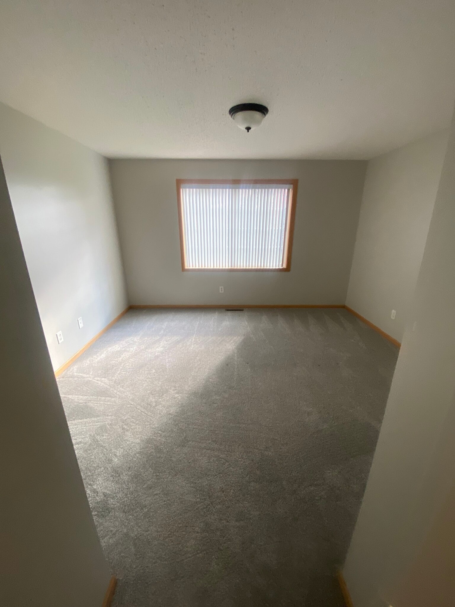 Building Photo - 2444 Yellowstone Dr