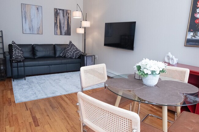 Building Photo - 234 W 112th St