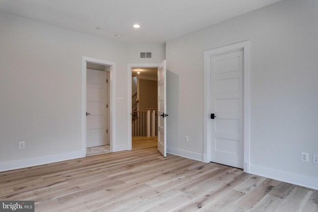 Building Photo - 5615 McLean Dr