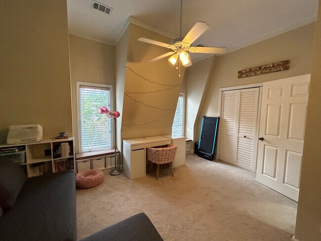 Building Photo - 1467 Monroe Dr NE