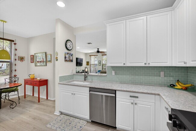 Building Photo - 4345 Parkside Dr