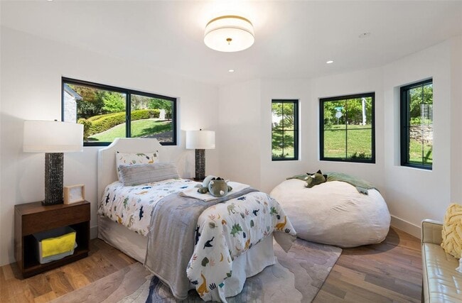 Building Photo - 5914 Cape Coral Dr