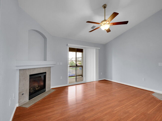 Building Photo - $1,745.95, Gorgeous 2-bed, 2-bath condo located in Aurora.