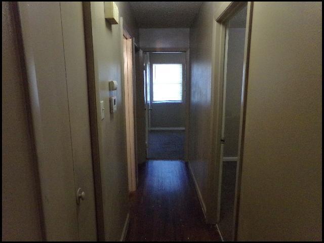 Building Photo - 8 Utica Ln