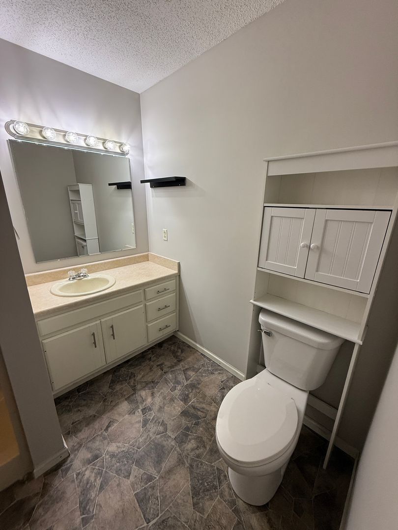 Building Photo - 6328 Neighbor Dr