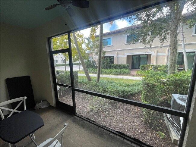 Building Photo - 4214 N Dixie Hwy