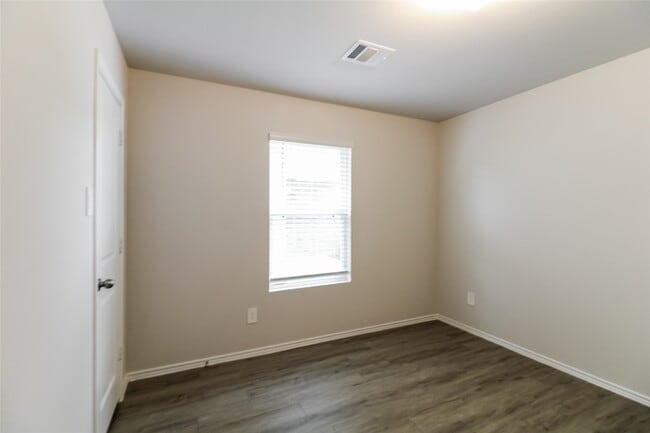 Building Photo - 13469 Musky Dr