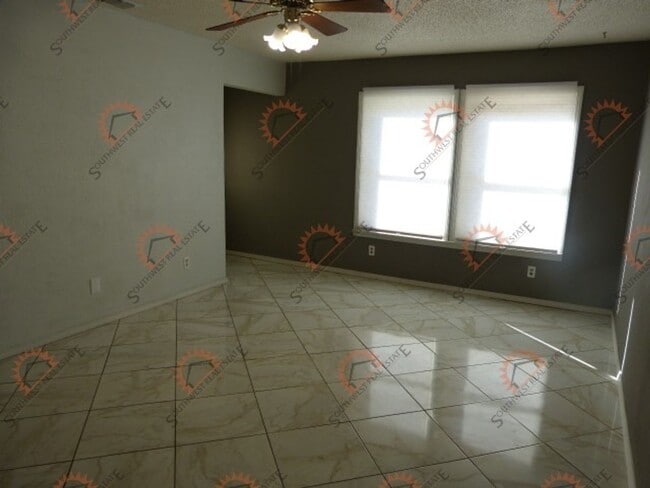 Building Photo - 3 Bed 2 Bath House
