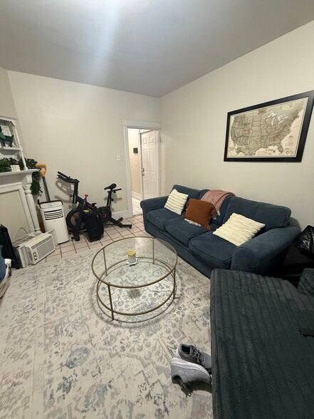 Building Photo - 192 L St