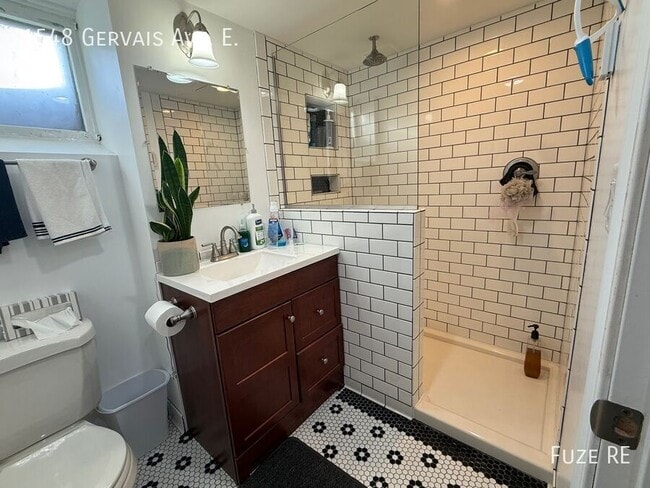 Building Photo - 1548 Gervais Ave E