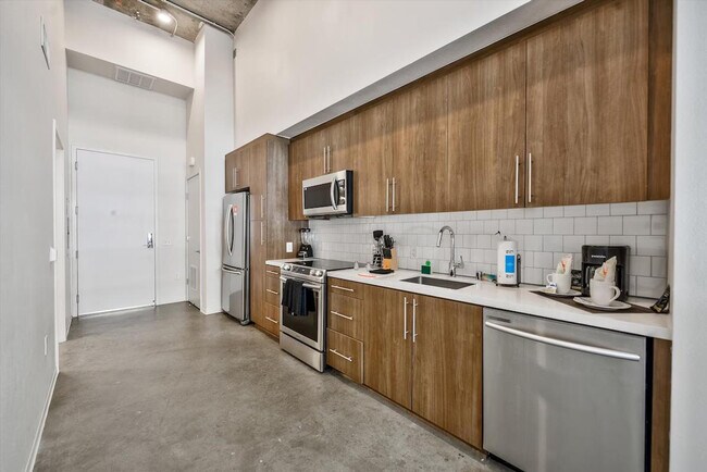 Building Photo - 315 J St