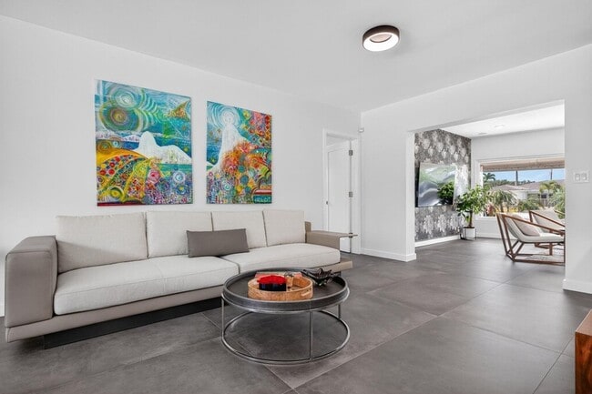 Building Photo - 2720 NE 59th St