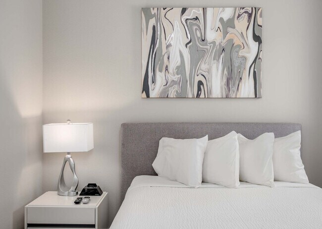 Building Photo - 7770 Sandy Ridge Dr