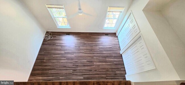 Building Photo - 6008 Raina Dr