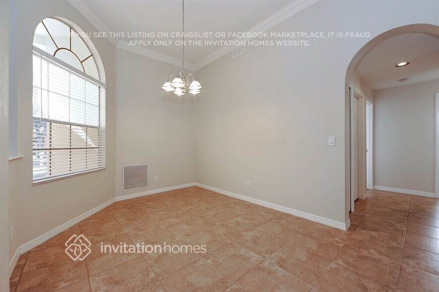 Building Photo - 1800 Wood Haven St