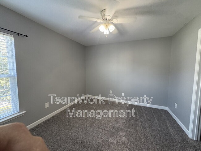 Building Photo - 102 Maywood Drive