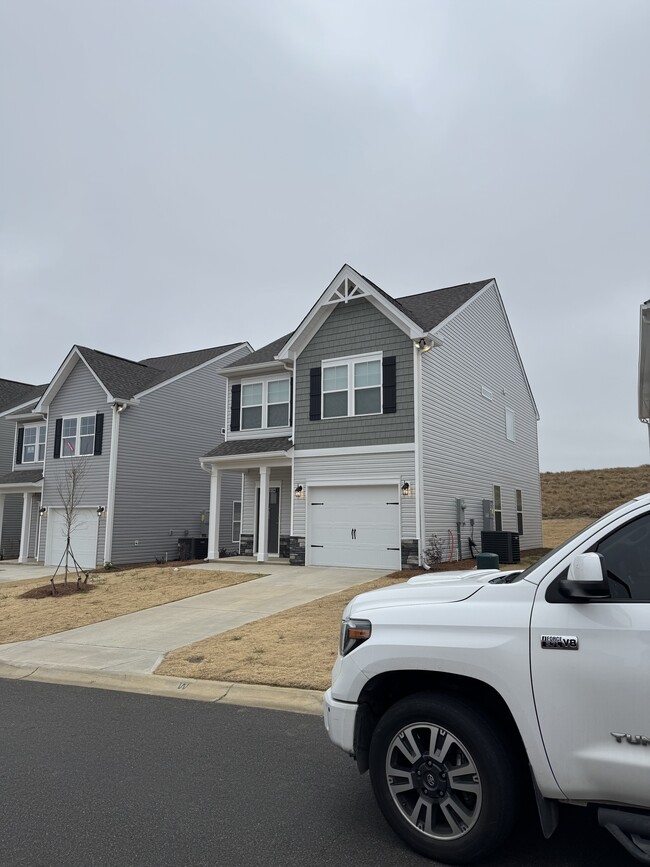 Primary Photo - 846 Manitou Cir