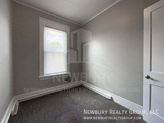 Building Photo - 313 Wilson Ave