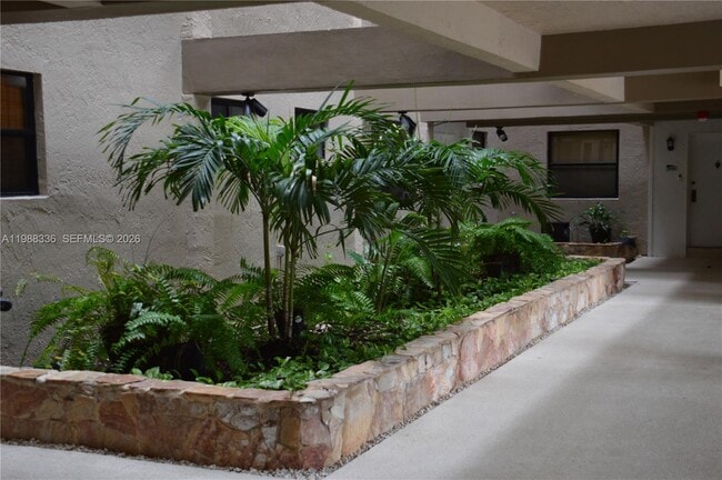 Building Photo - 461 Ives Dairy Rd