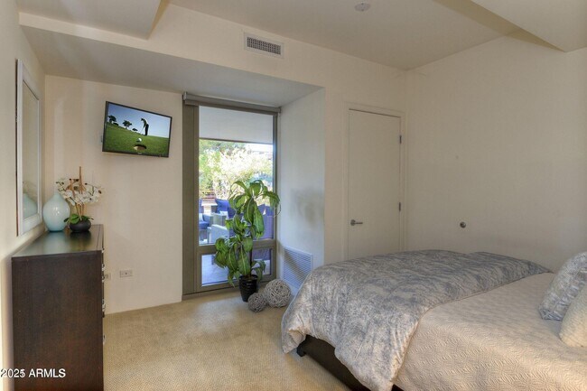 Building Photo - 7141 E Rancho Vista Dr