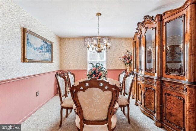Building Photo - 10902 Valley Brook Dr