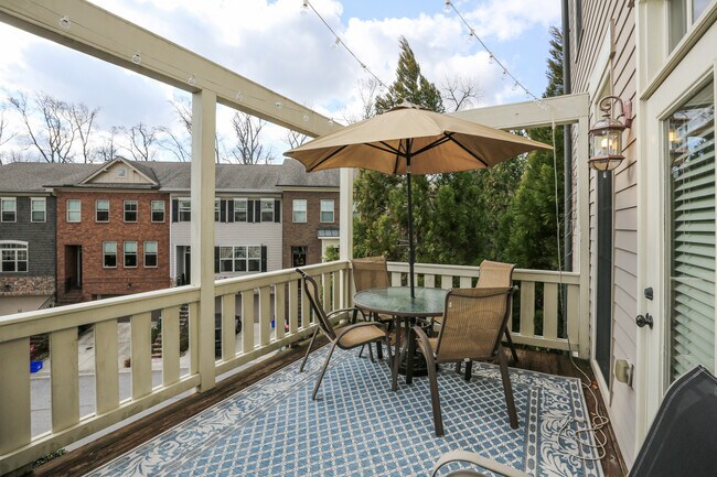 Building Photo - 2114 W Village Xing