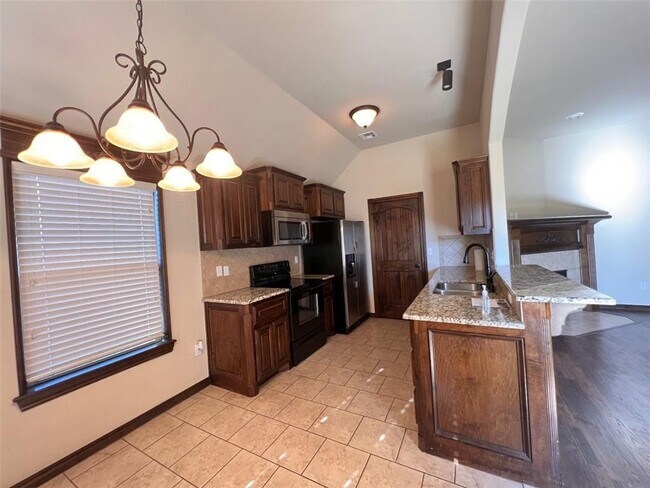 Building Photo - 12108 Chesterfield Ln