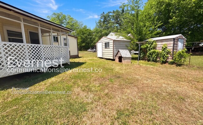 Building Photo - 200 Woodward Dr