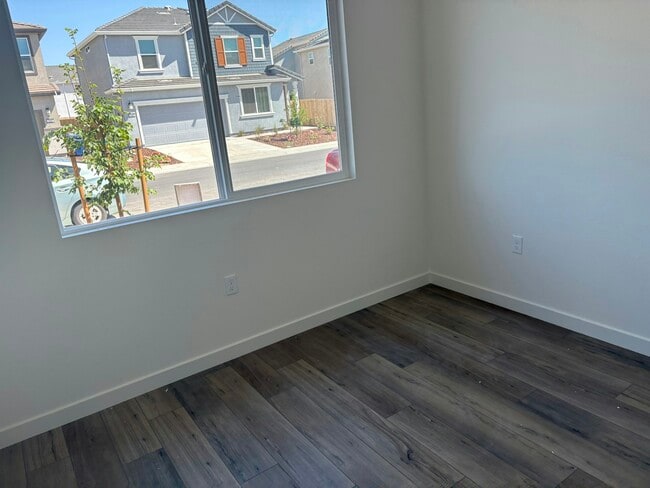 Building Photo - 7811 Silver Pond Wy