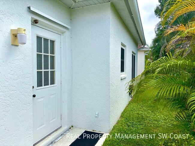 Building Photo - 10734 Blue Bimini Cir