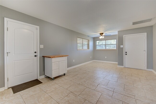 Building Photo - 4613 Avenue K