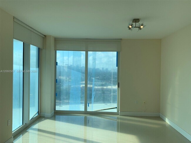 Building Photo - 1745 E Hallandale Beach Blvd